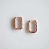 RECTANGULAR HOOP WITH WHITE DIAMONDS