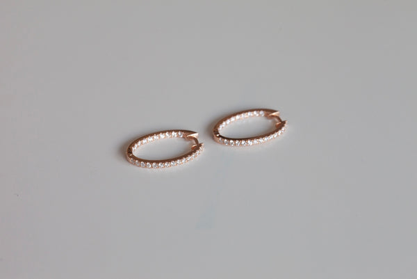 OVAL HOOPS WITH PAVE WHITE DIAMONDS